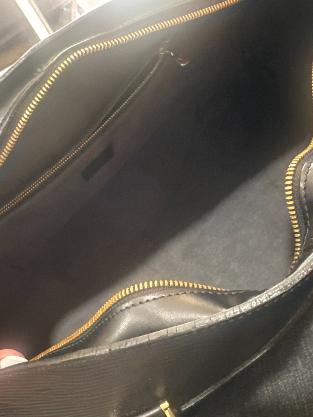 Louis Vuitton EPI Leather Travel Bag - Picture 3 of 8